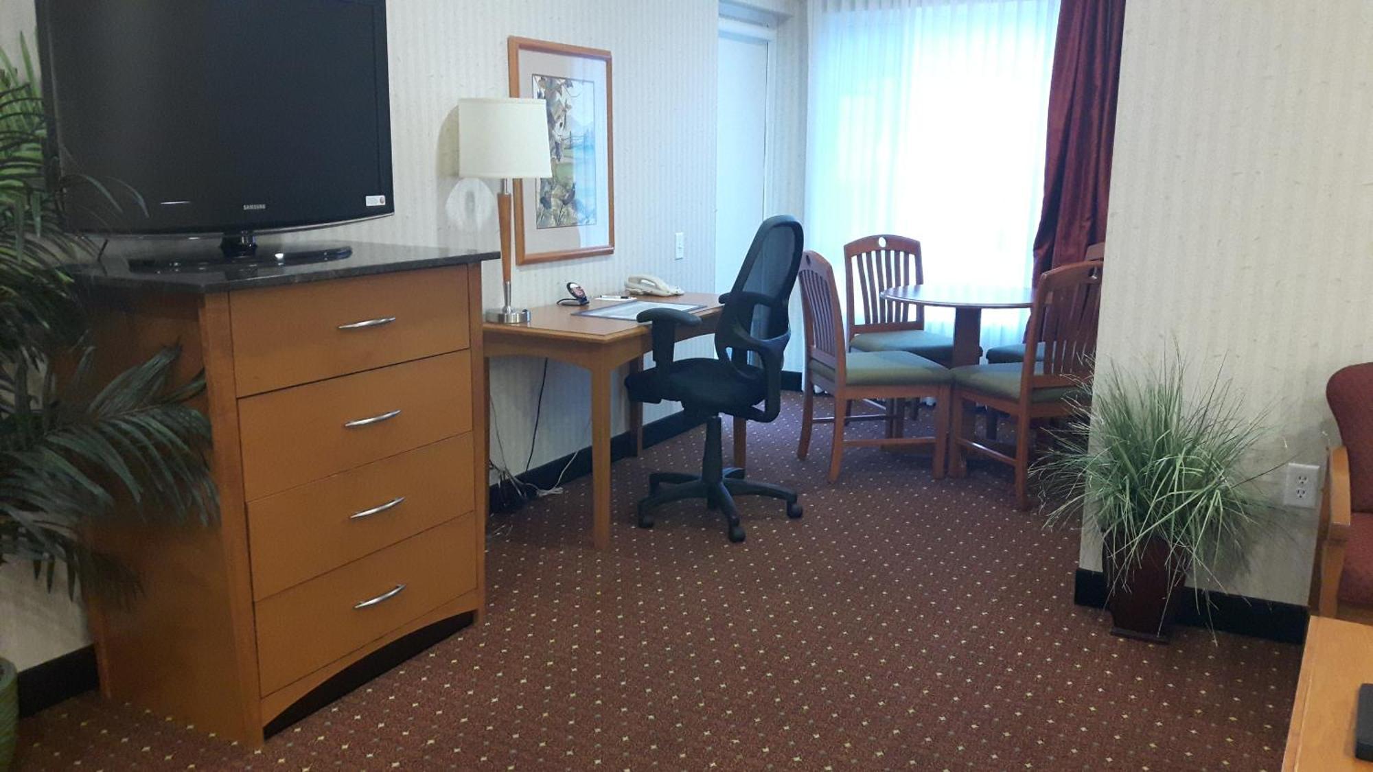 Best Western Plus Kelowna Hotel & Suites Cameră foto