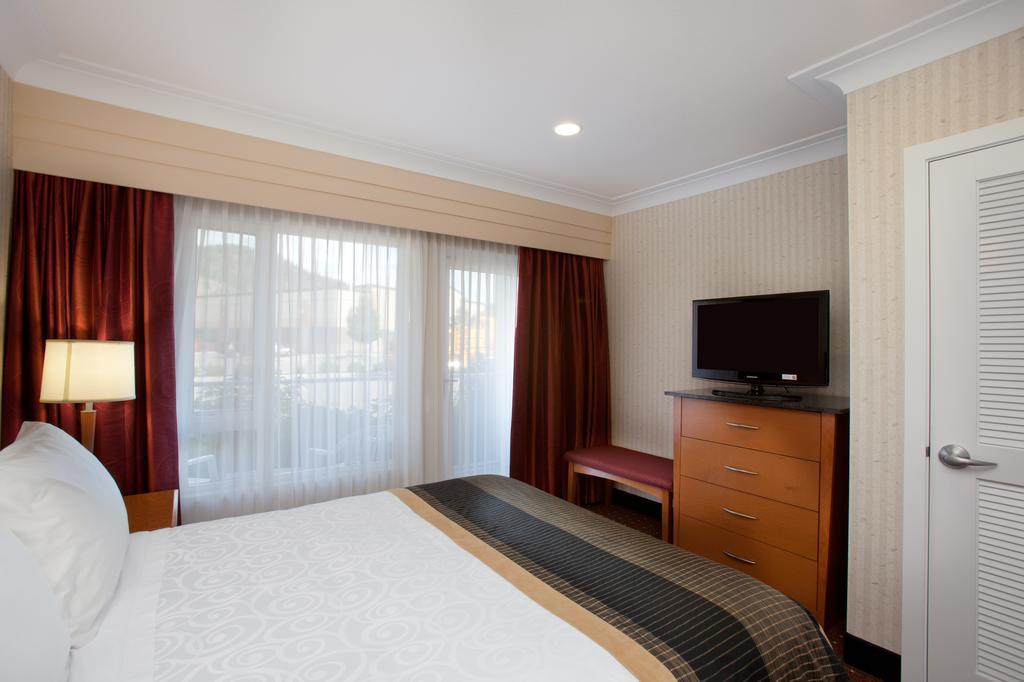Best Western Plus Kelowna Hotel & Suites Cameră foto